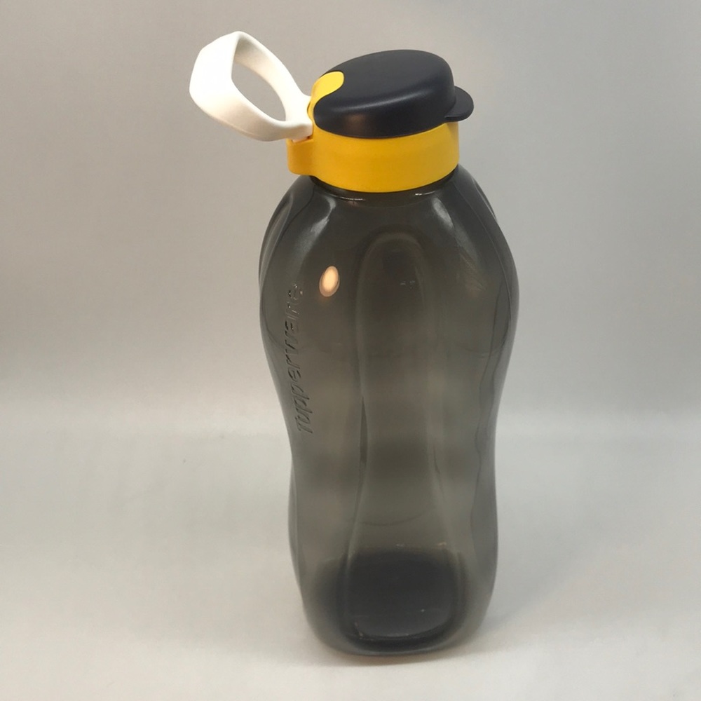 New Tupperware Fridge Water Bottle 2 Liter